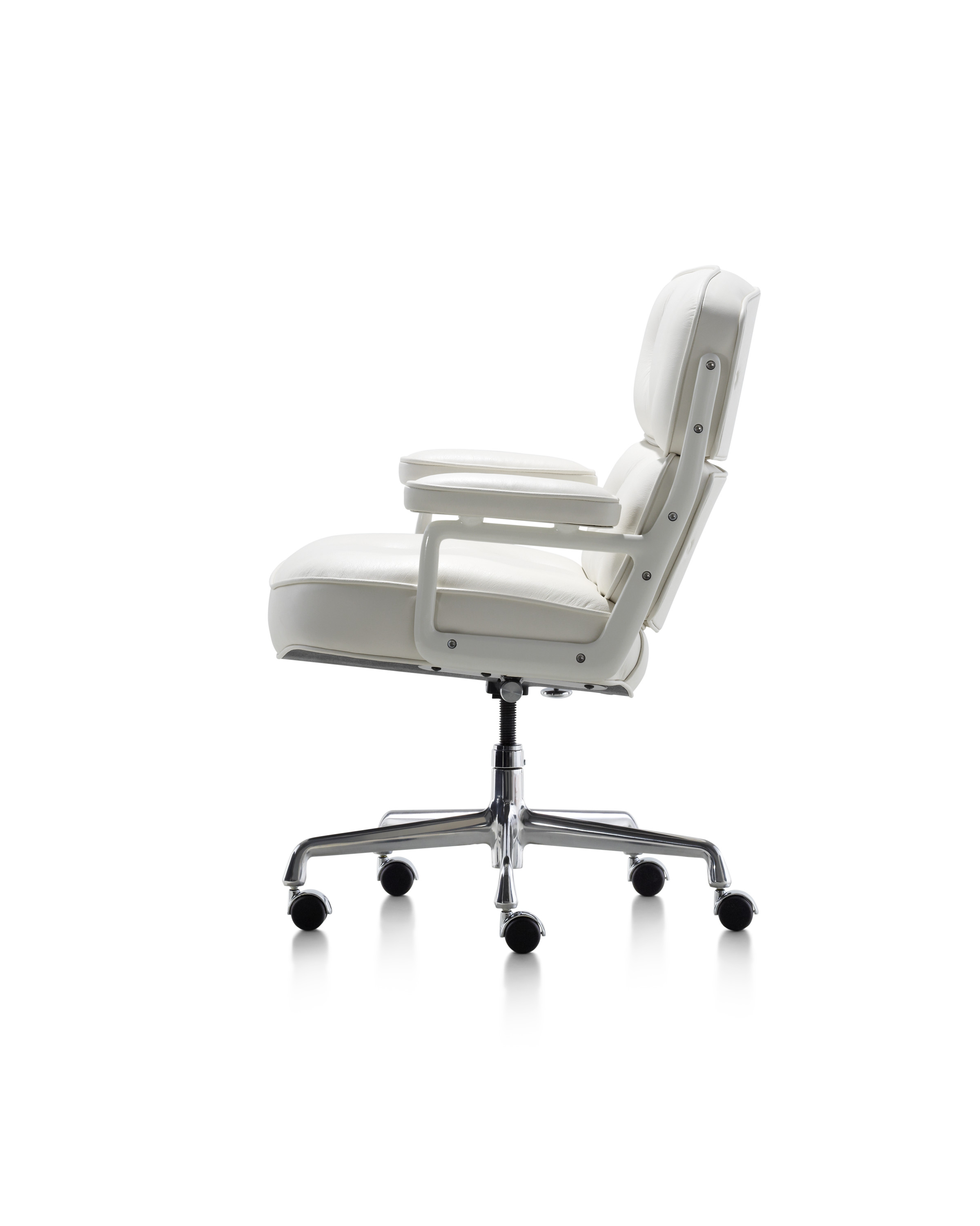 办公椅|现代真皮中班椅|办公安博网页版|安博anbo（中国）安博网页版|伊姆斯软包罗宾椅